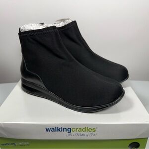 NIB Walking Cradles Sz 7.5WW Women’s Dalton Ankle Boot Bootie in Black